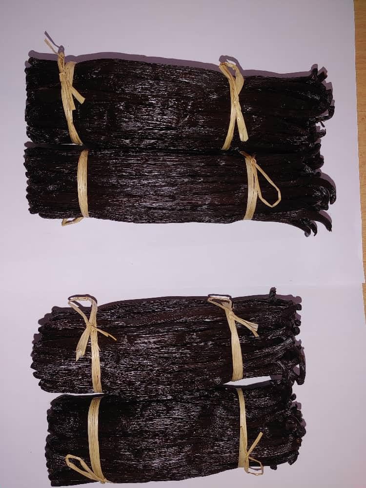 Exotic Vanilla Madagascar Vanilla Beans,100g | Gourmet Grade | 16–21 cm Length | Naturally Plump, Oily & Aromatic | For Baking, Desserts & Vanilla Extract Brand: Exotic Vanilla
